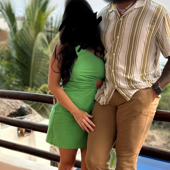 Bright green off the shoulder mini dress - Picture 2 of 4